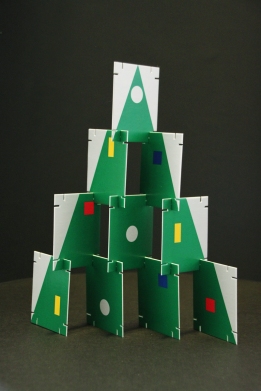 The assembled cards becomes a Christmas tree